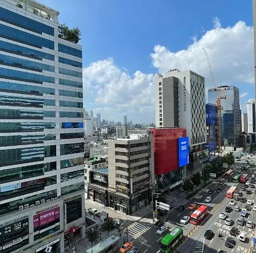 Hongdae 3 - 1min From Hongik Uni Station Exit #1 首爾