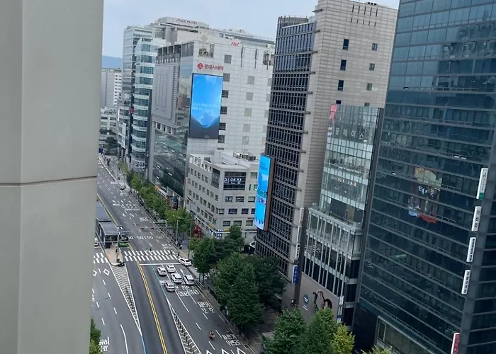 Hongdae 3 - 1min From Hongik Uni Station Exit #1 * 首爾
